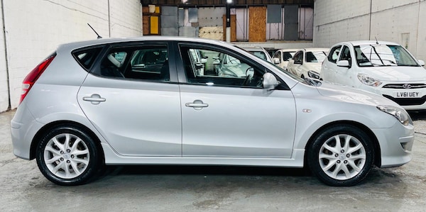 Used Hyundai i30 2010 for sale - 76024541: Photo 9