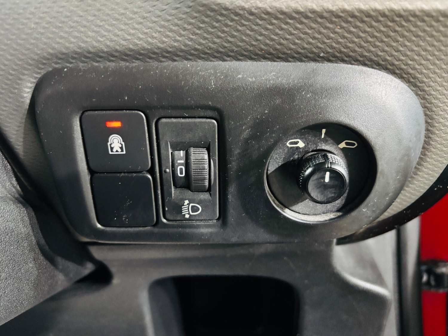 Used Citroen C4 Cactus 2015 for sale - 76377666: Photo 18