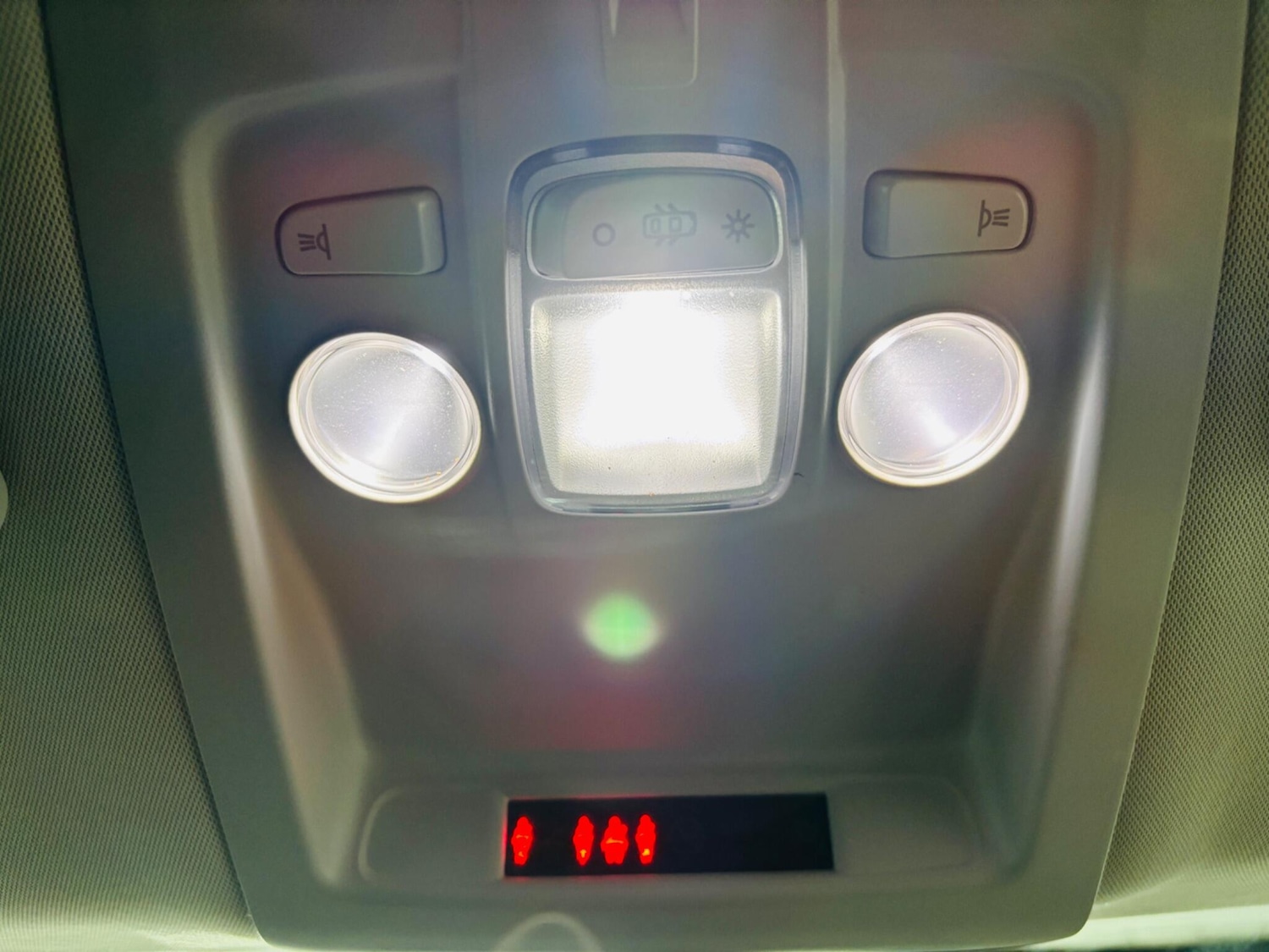 Used Citroen C4 Cactus 2015 for sale - 76377666: Photo 32