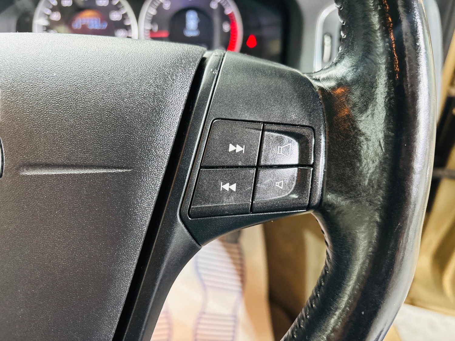 Used Volvo V60 2012 for sale - 76013858: Photo 16