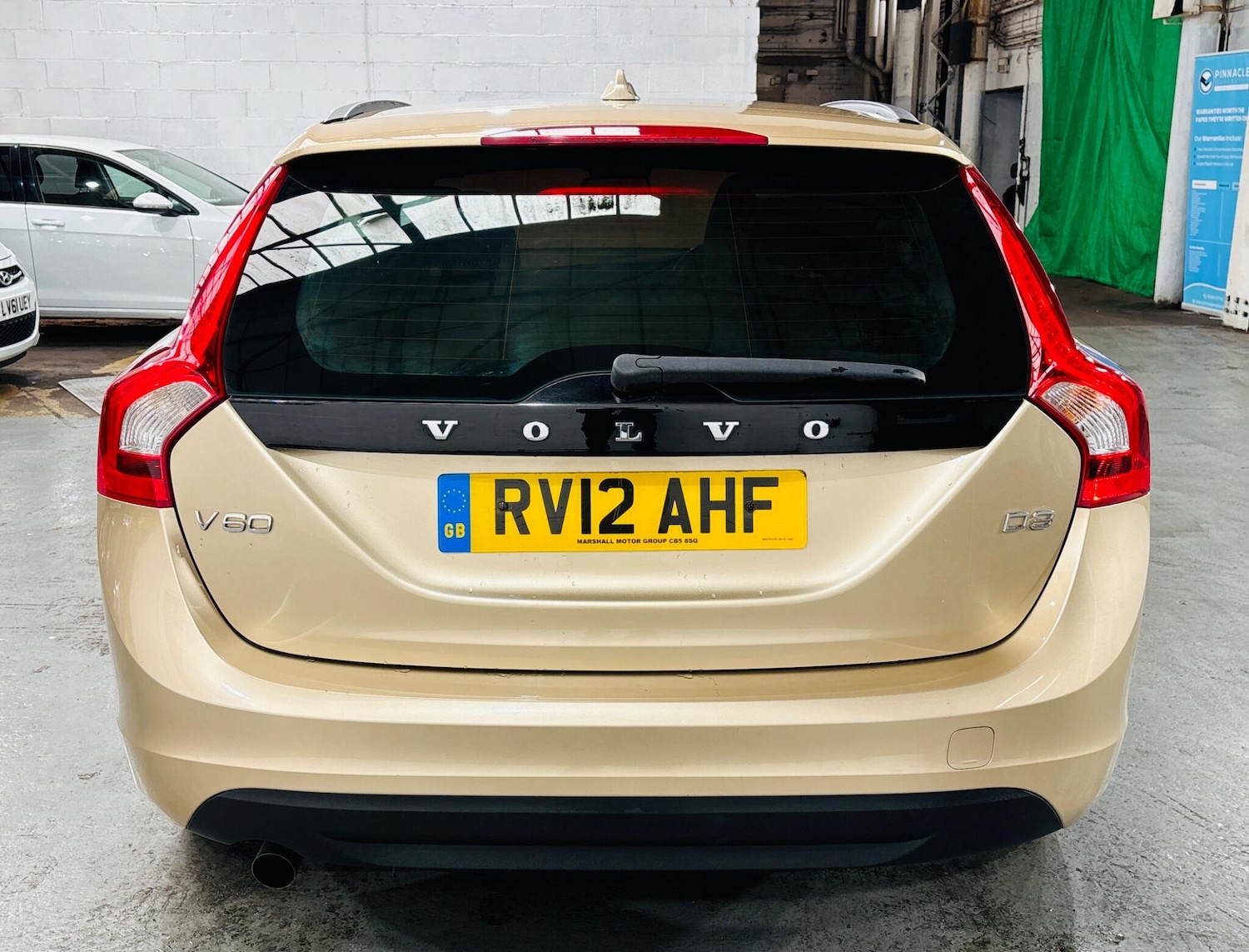 Used Volvo V60 2012 for sale - 76013858: Photo 6