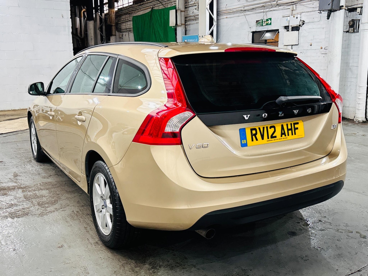 Used Volvo V60 2012 for sale - 76013858: Photo 7