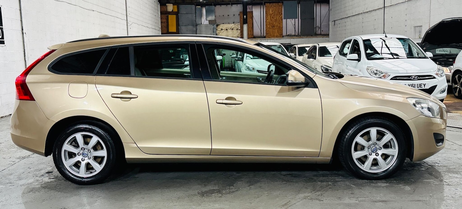 Used Volvo V60 2012 for sale - 76013858: Photo 8