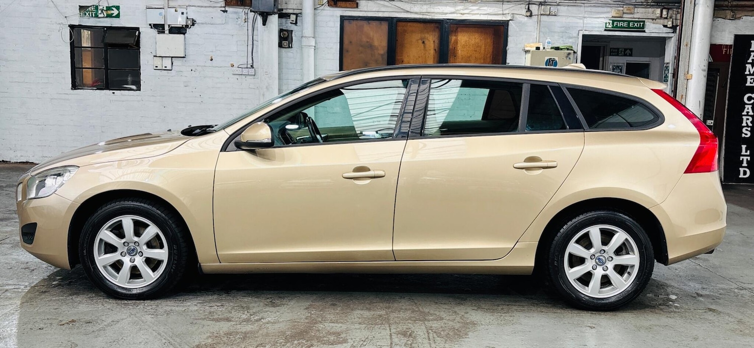 Used Volvo V60 2012 for sale - 76013858: Photo 9