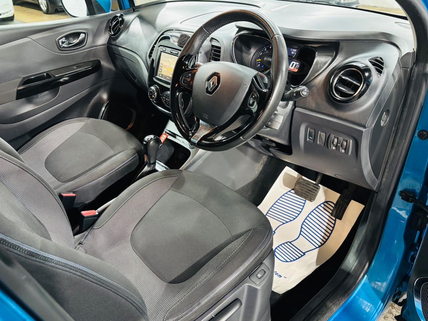 Used Renault Captur 2015 for sale - 77784104: Photo 10