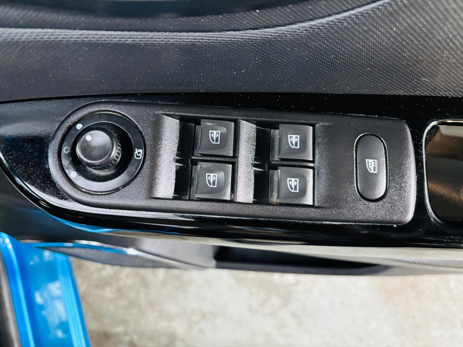 Used Renault Captur 2015 for sale - 77784104: Photo 17