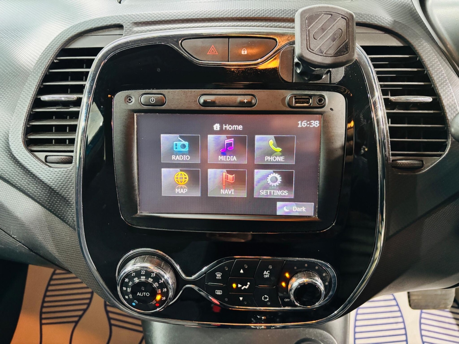 Used Renault Captur 2015 for sale - 77784104: Photo 22