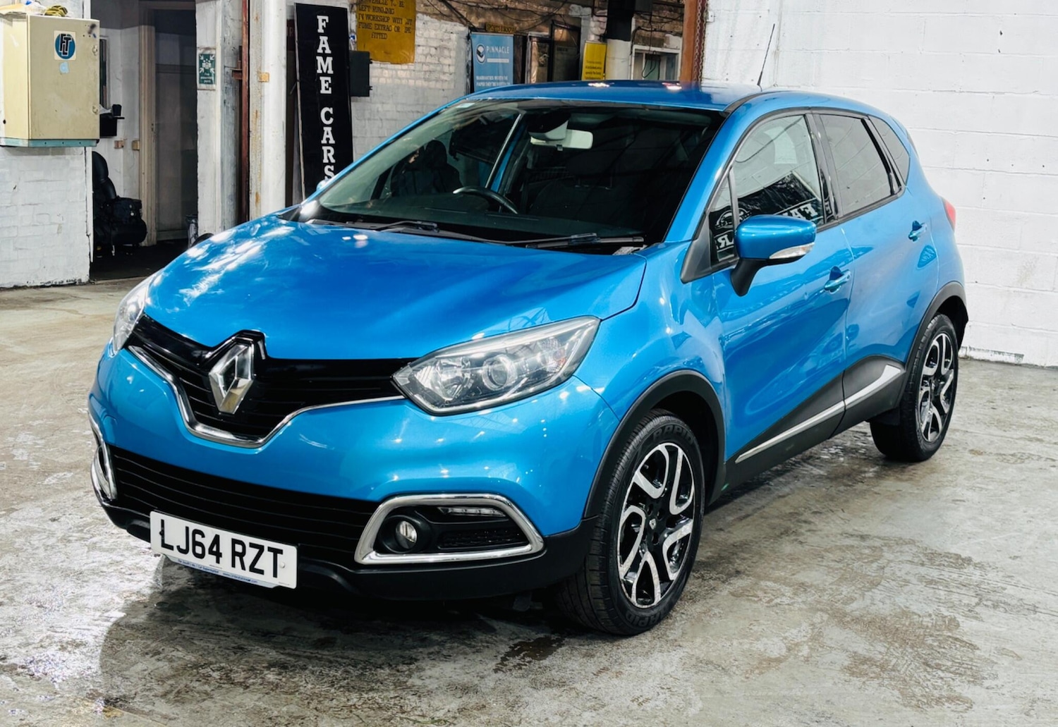 Used Renault Captur 2015 for sale - 77784104: Photo 4