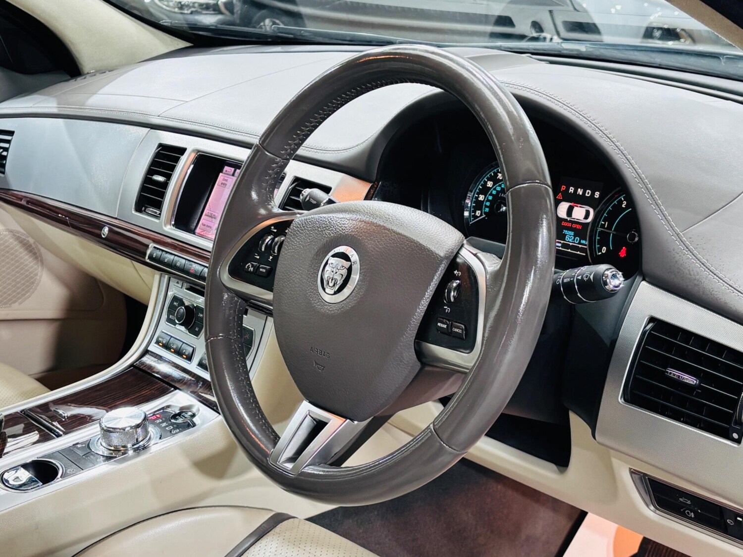 Used Jaguar XF 2012 for sale - 77611723: Photo 11