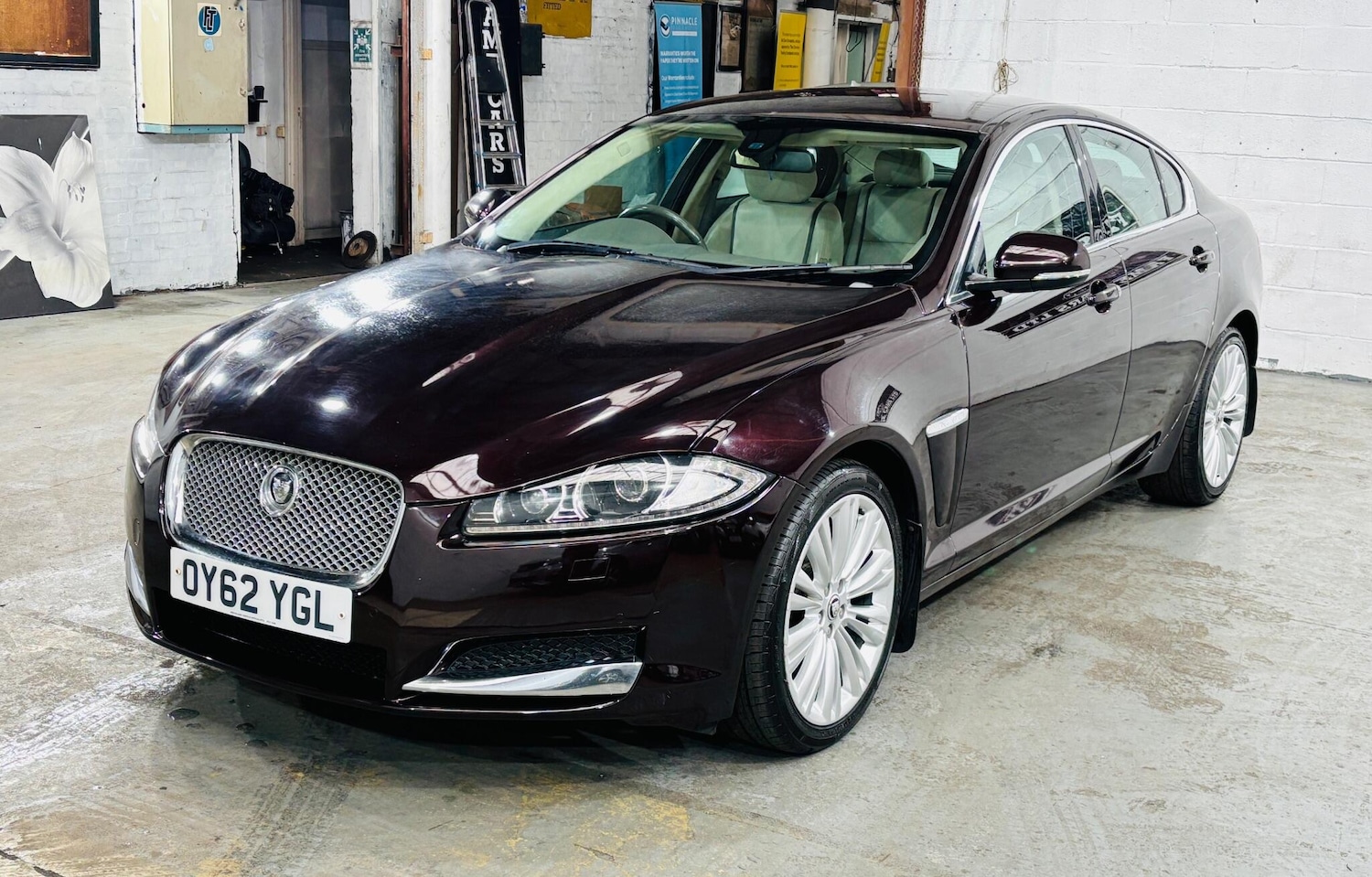 Used Jaguar XF 2012 for sale - 77611723: Photo 4