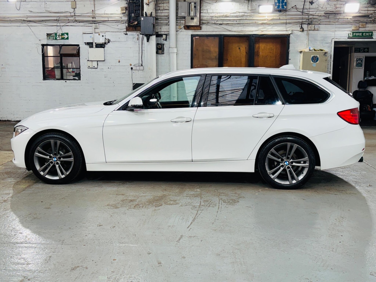 Used BMW 3 Series 2013 for sale - 77957100: Photo 9