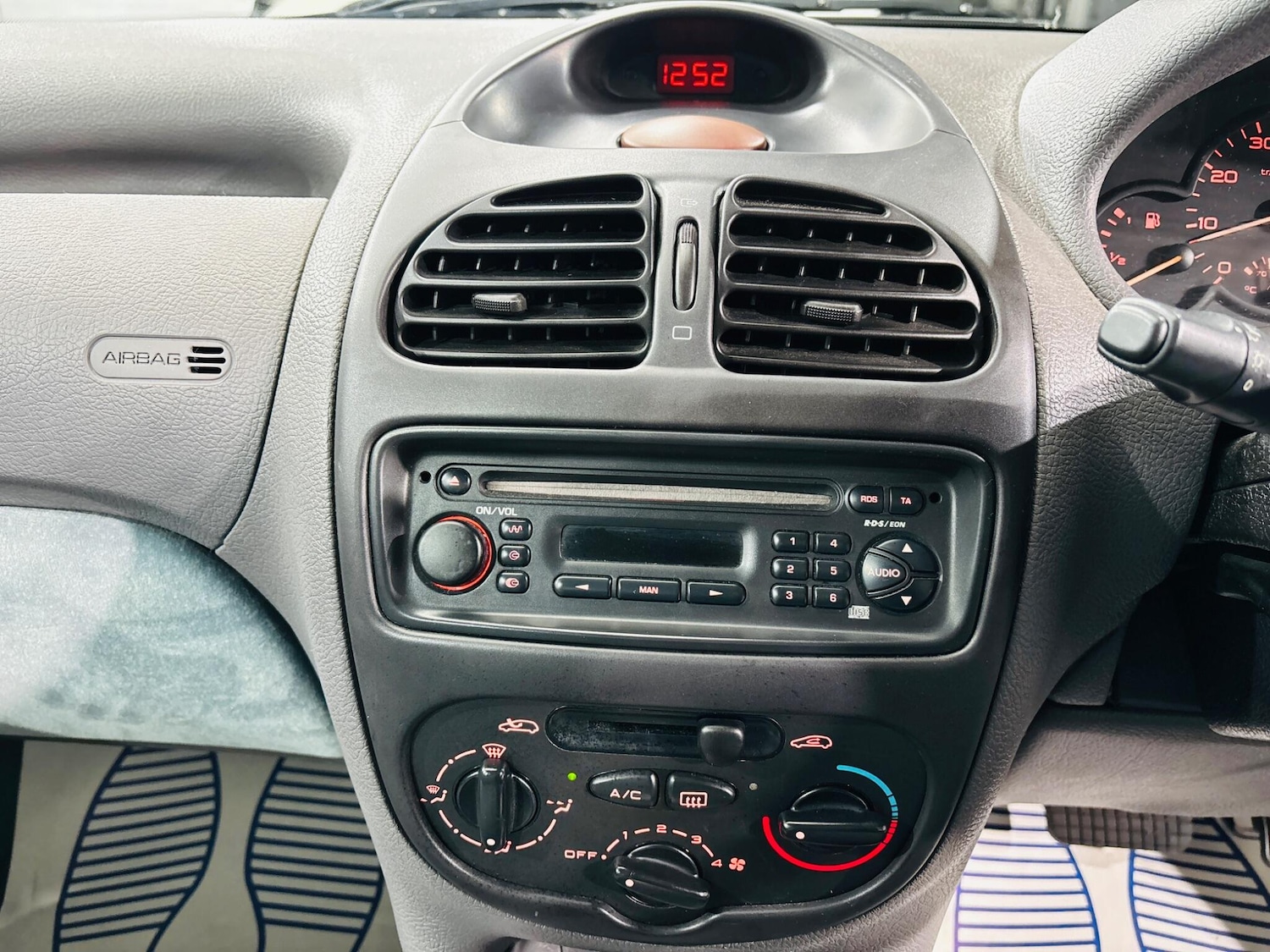 Used Peugeot 206 2001 for sale - 76667312: Photo 20