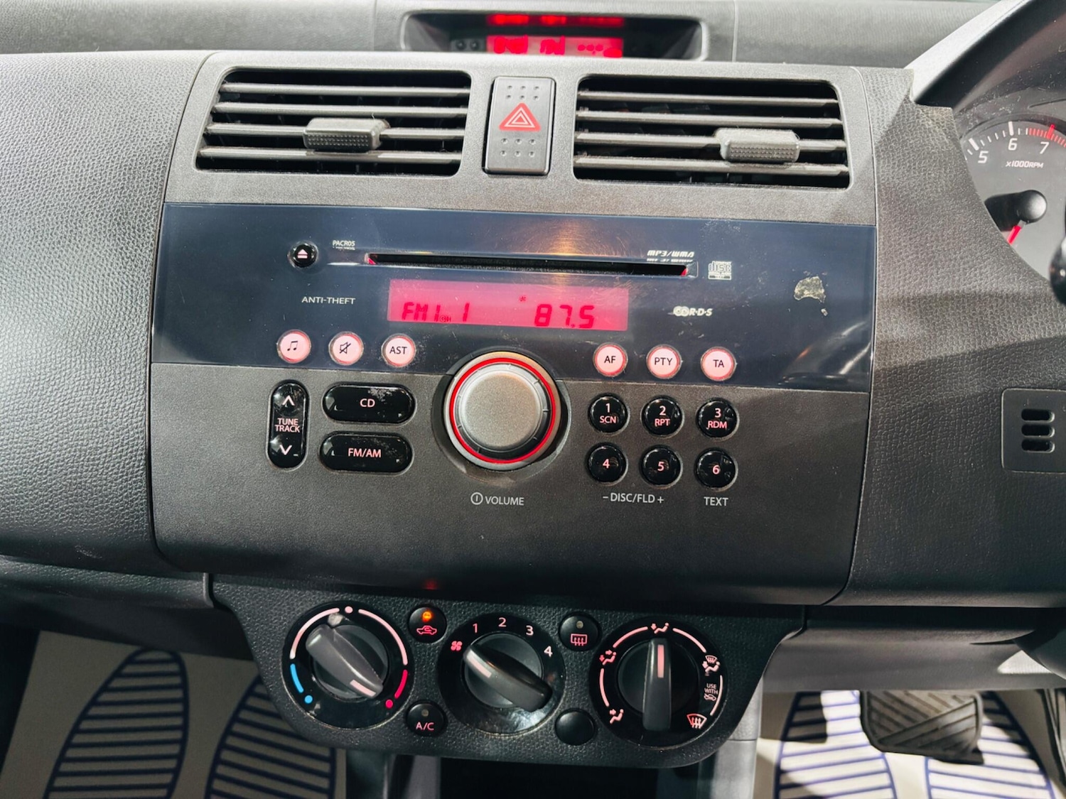 Used Suzuki Swift 2006 for sale - 76521870: Photo 21