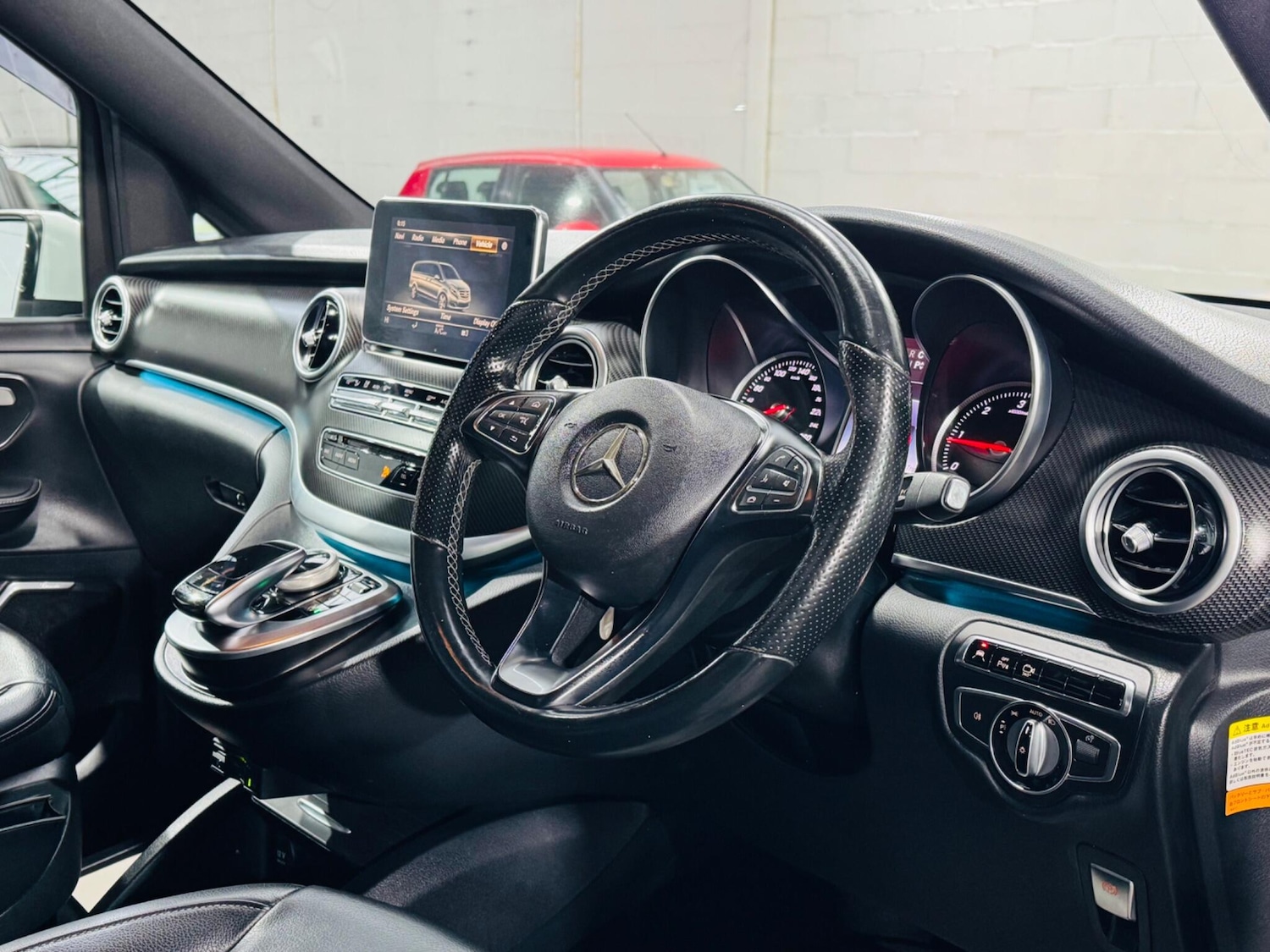 Used Mercedes-Benz V-Class 2025 for sale - 77203307: Photo 11