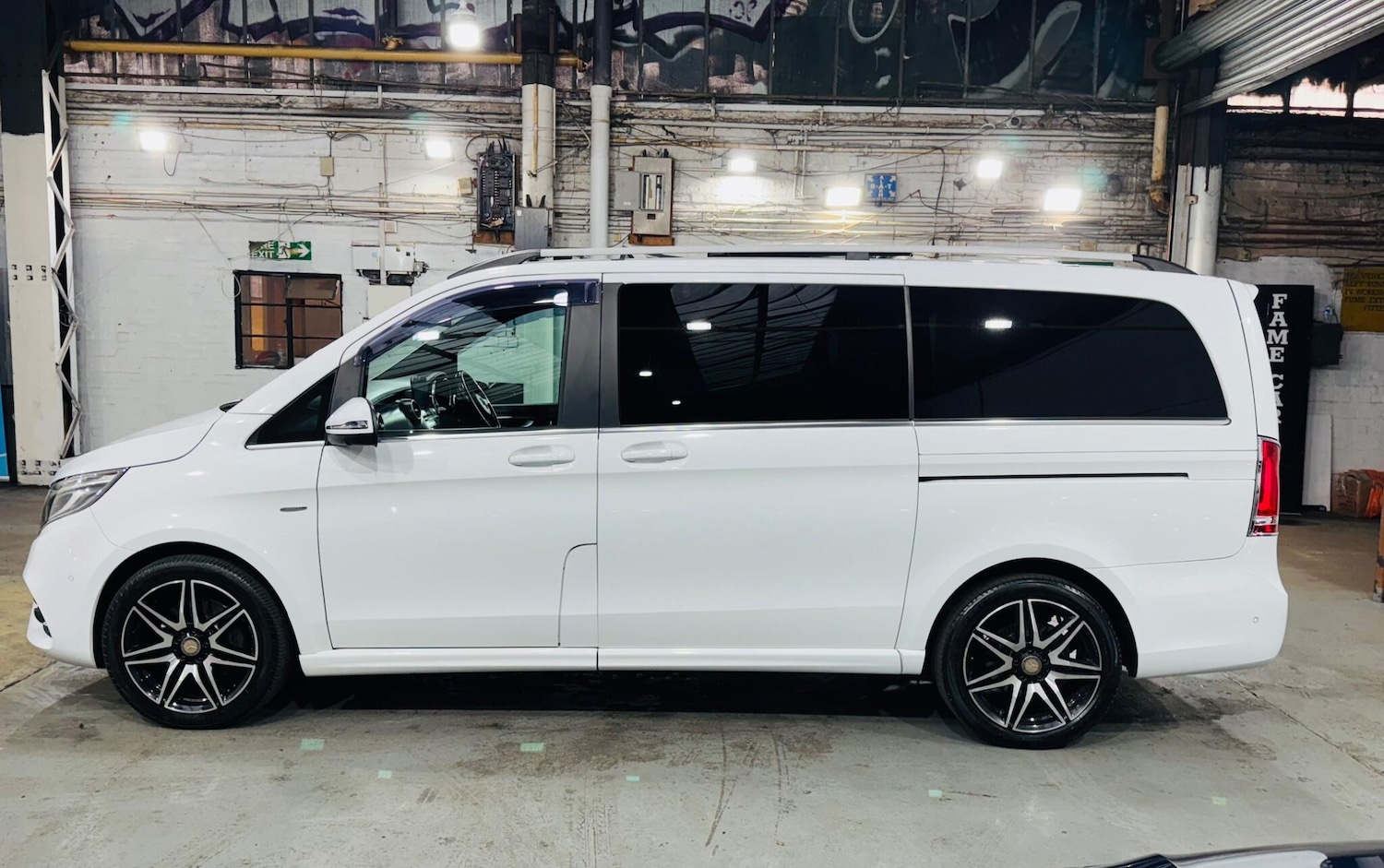 Used Mercedes-Benz V-Class 2025 for sale - 77203307: Photo 9