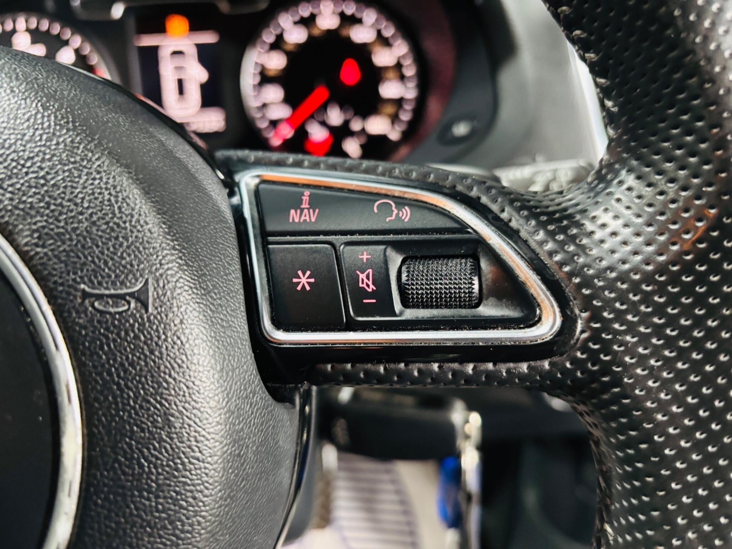 Used Audi Q3 2013 for sale - 76398040: Photo 20