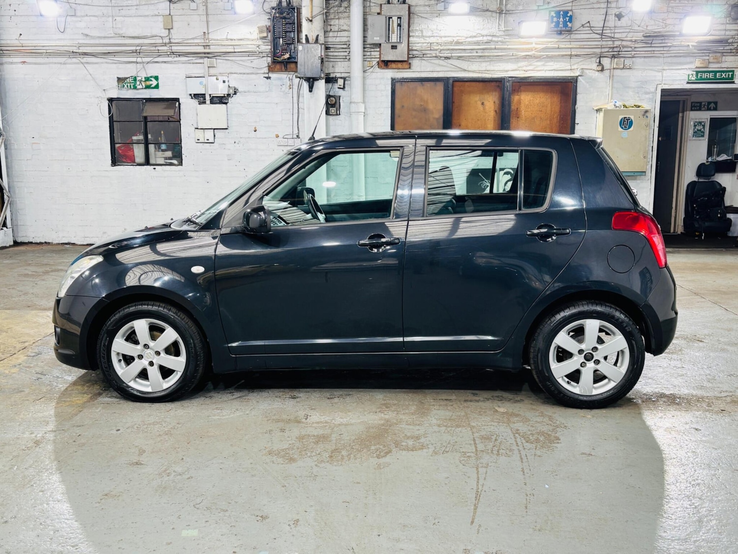 Used Suzuki Swift 2010 for sale - 77908450: Photo 9