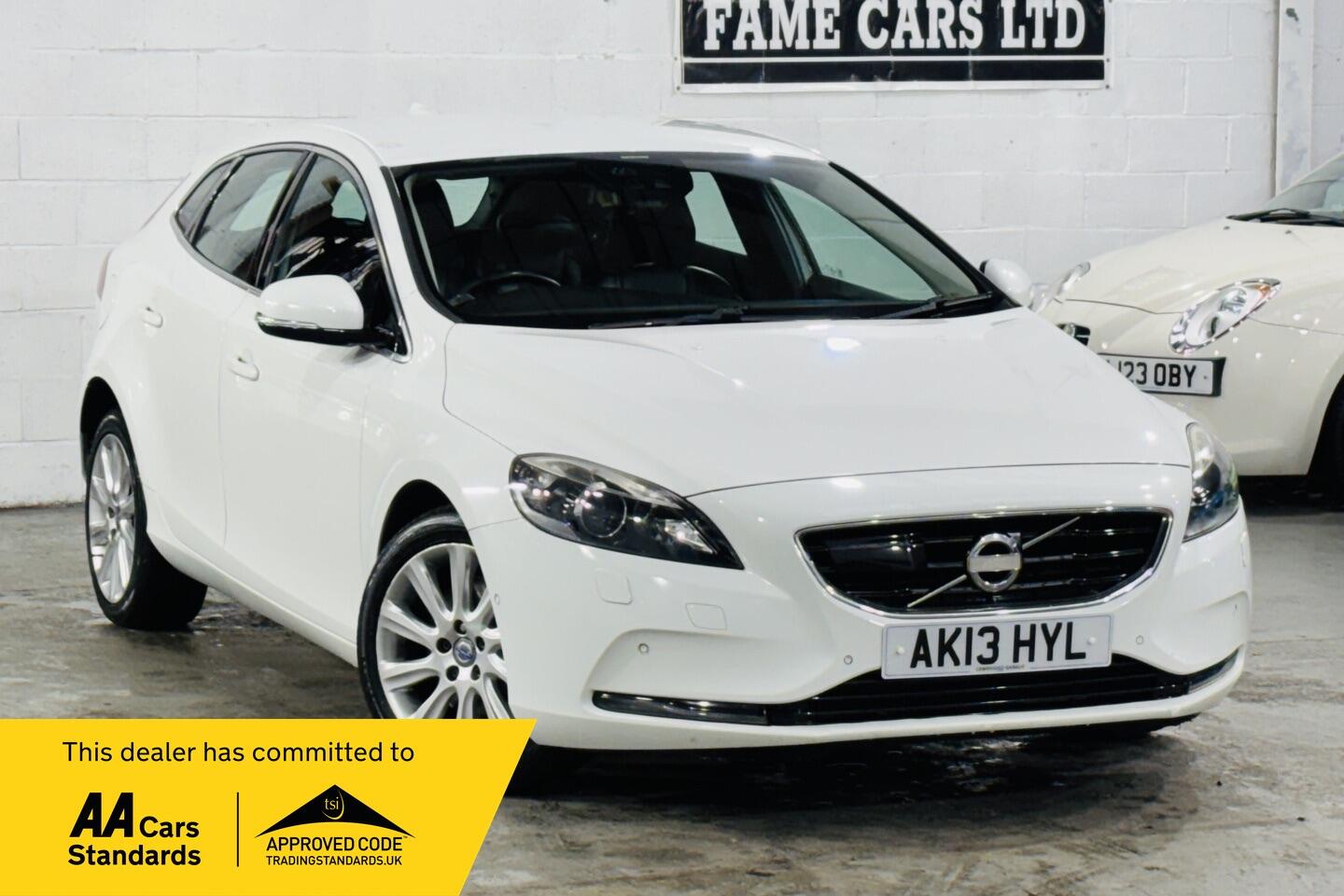 Used Volvo V40 2013 for sale - 76865437: Photo 1