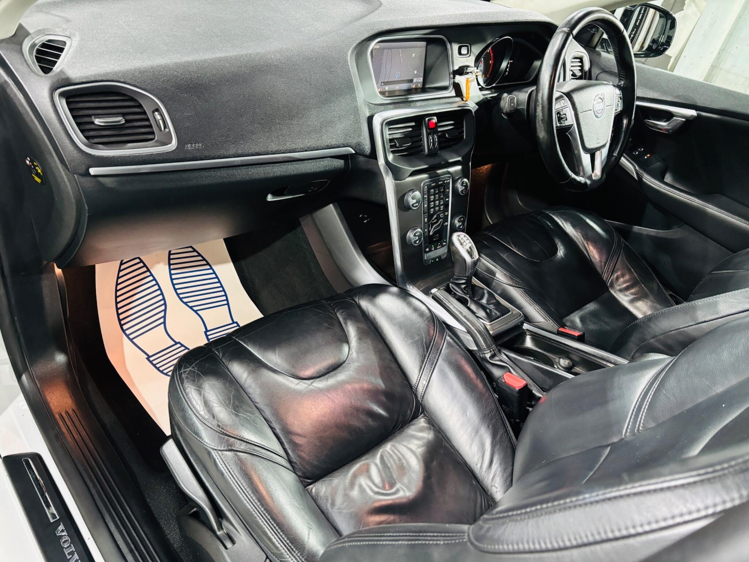 Used Volvo V40 2013 for sale - 76865437: Photo 14