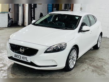 Used Volvo V40 2013 for sale - 76865437: Photo