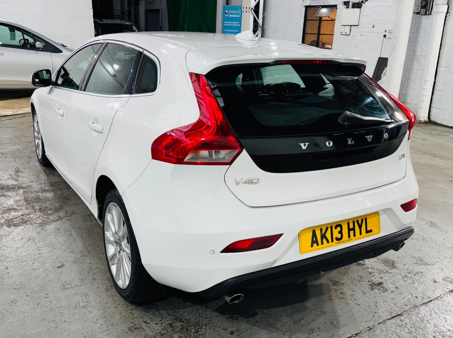 Used Volvo V40 2013 for sale - 76865437: Photo 7