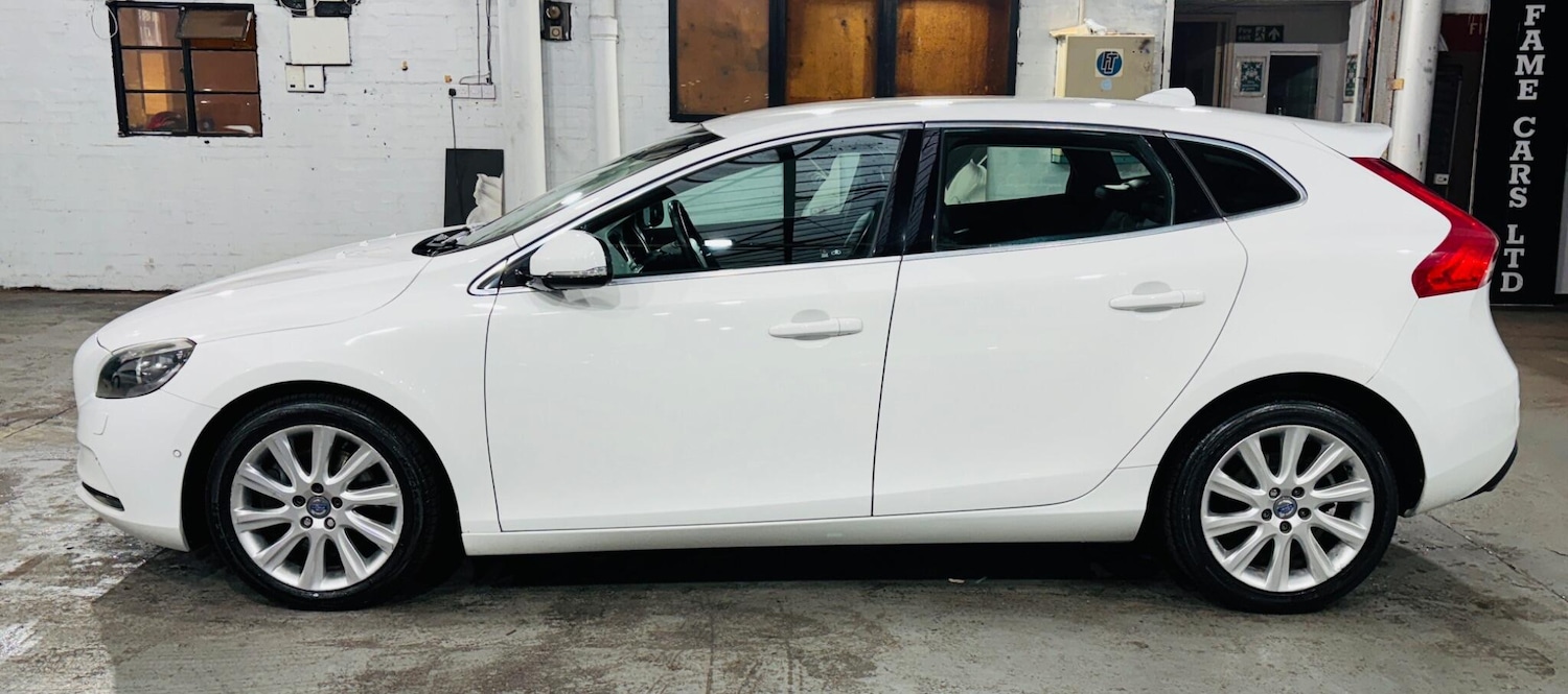 Used Volvo V40 2013 for sale - 76865437: Photo 9