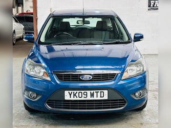 Used Ford Focus 2009 for sale - 76228077: Photo 2