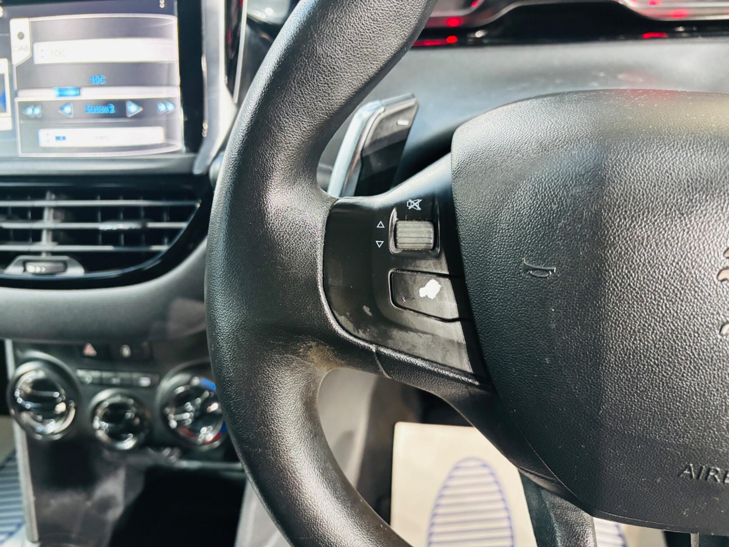 Used Peugeot 208 2014 for sale - 78171023: Photo 21