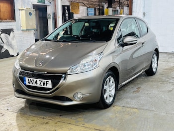 Used Peugeot 208 2014 for sale - 78171023: Photo
