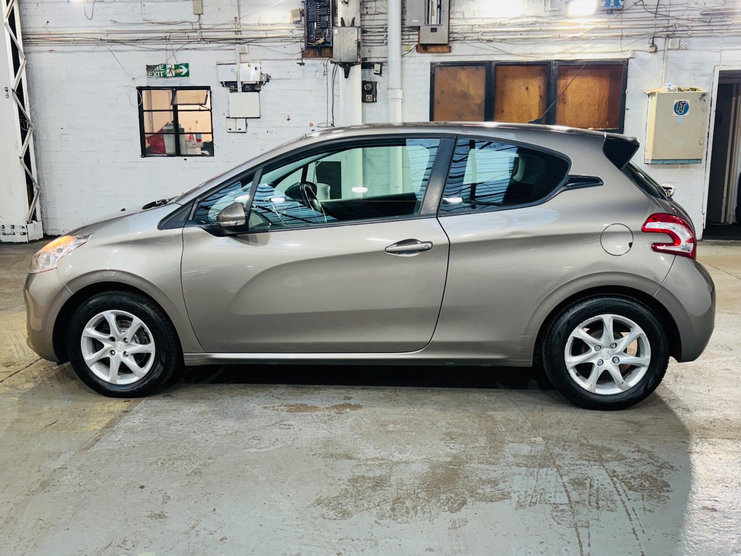 Used Peugeot 208 2014 for sale - 78171023: Photo 9