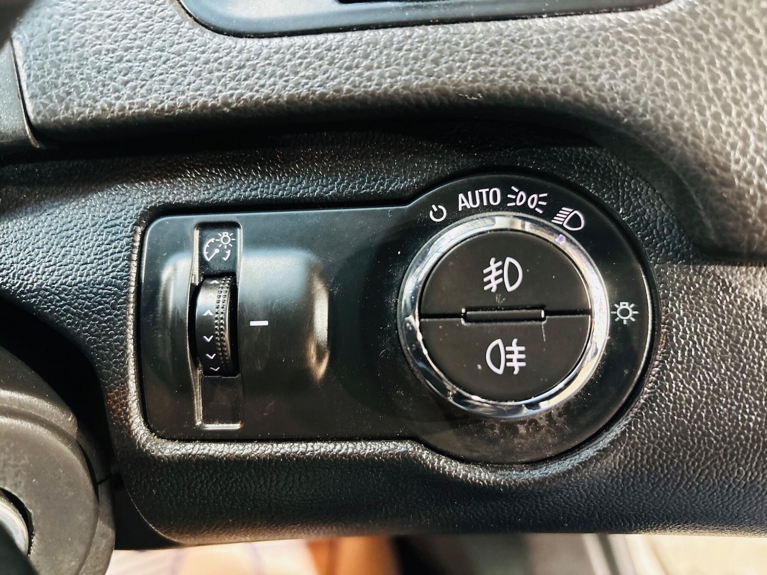 Used Vauxhall Insignia 2015 for sale - 76644840: Photo 19