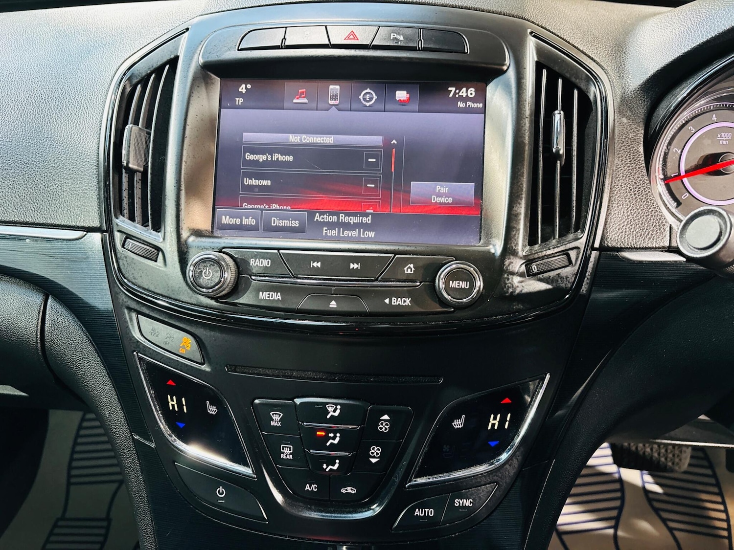 Used Vauxhall Insignia 2015 for sale - 76644840: Photo 26