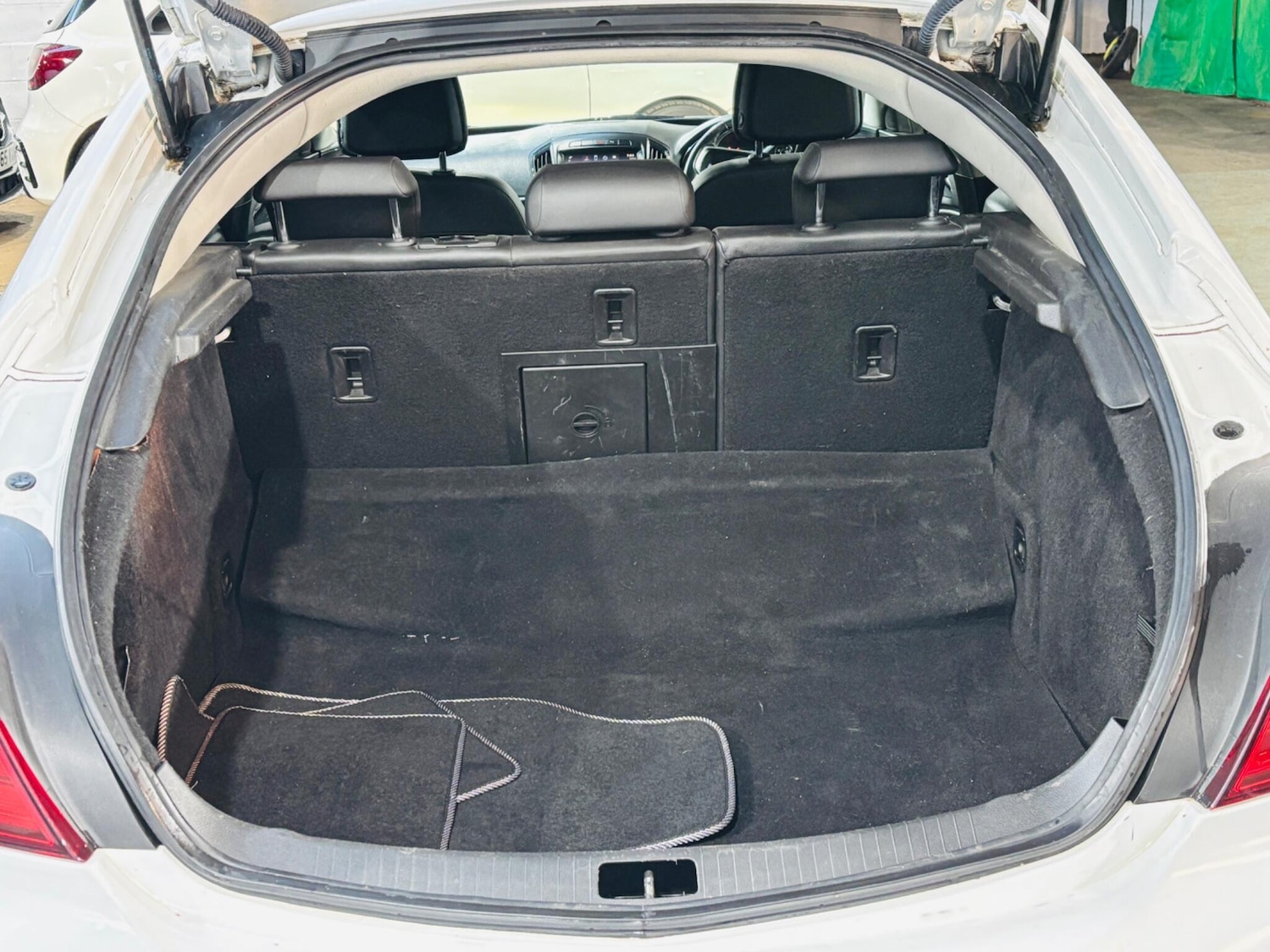 Used Vauxhall Insignia 2015 for sale - 76644840: Photo 31