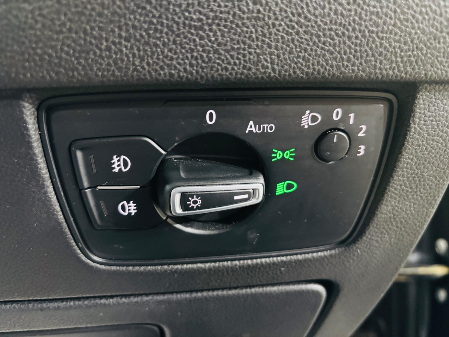 Used Volkswagen Passat 2015 for sale - 76993063: Photo 20