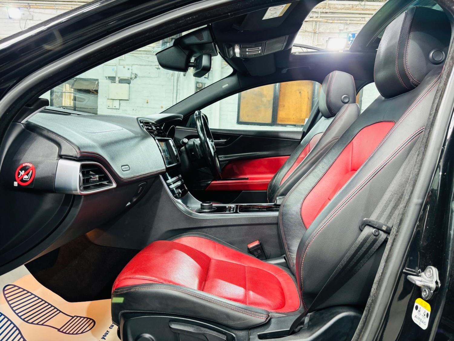 Used Jaguar XE 2016 for sale - 76992562: Photo 15