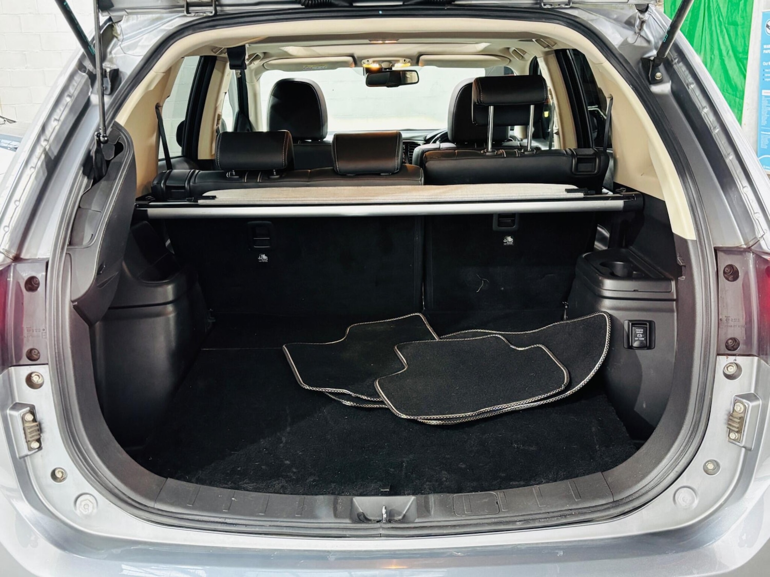 Used Mitsubishi Outlander for sale - 77824225: Photo 32