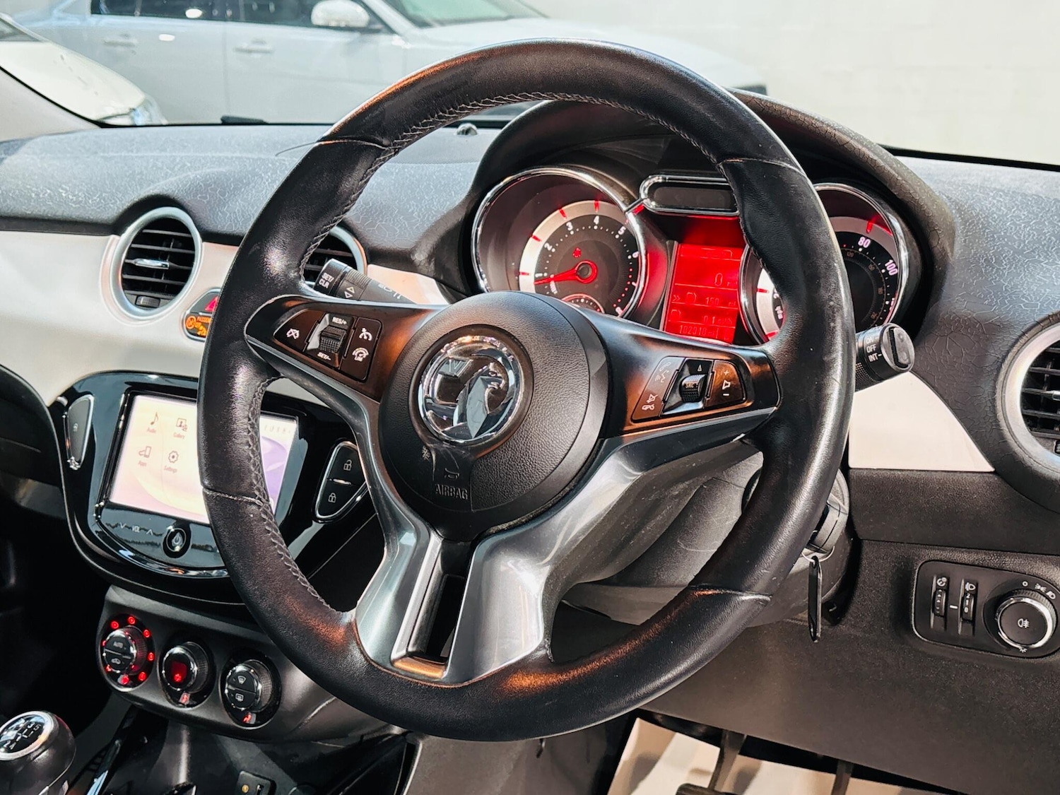 Used Vauxhall ADAM 2015 for sale - 76200325: Photo 11