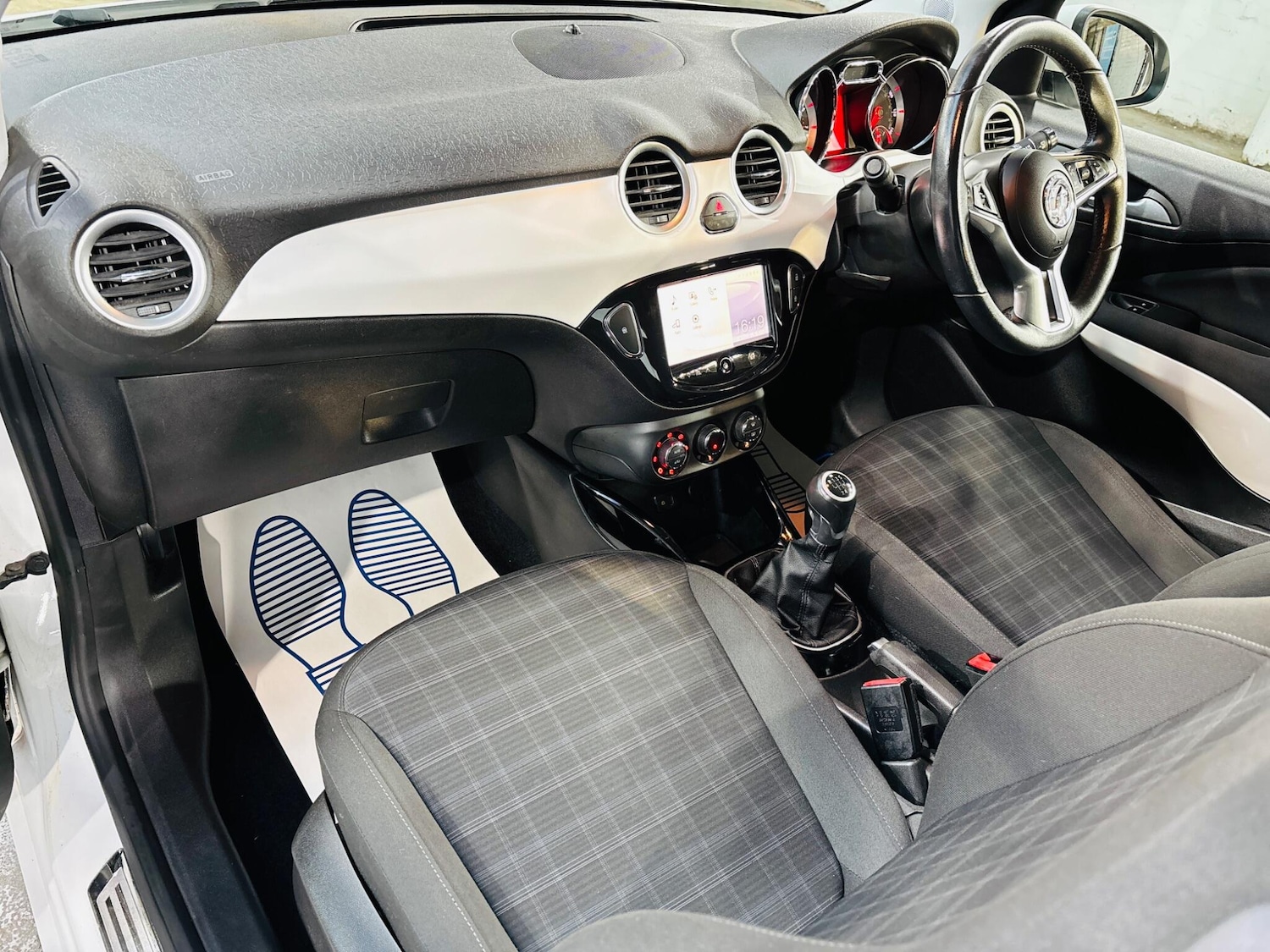 Used Vauxhall ADAM 2015 for sale - 76200325: Photo 14