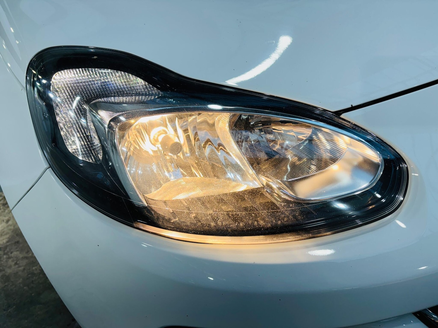 Used Vauxhall ADAM 2015 for sale - 76200325: Photo 32