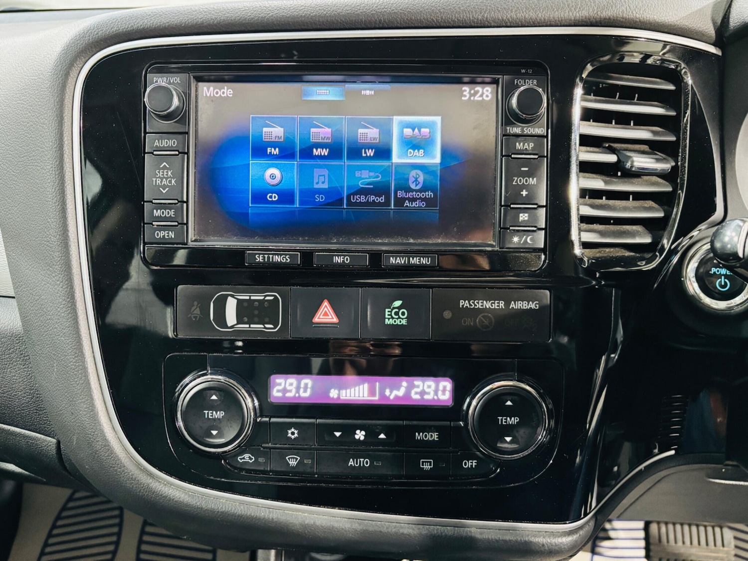 Used Mitsubishi Outlander 2014 for sale - 77478698: Photo 24