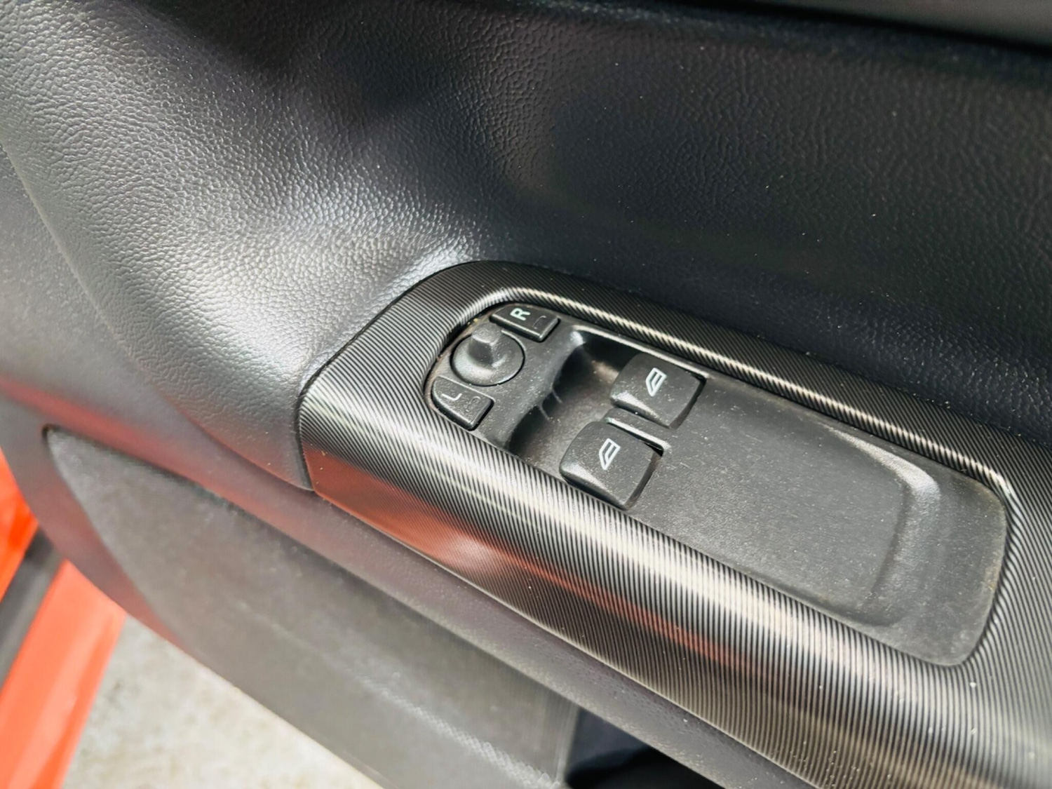 Used Volvo C30 2012 for sale - 78006911: Photo 25