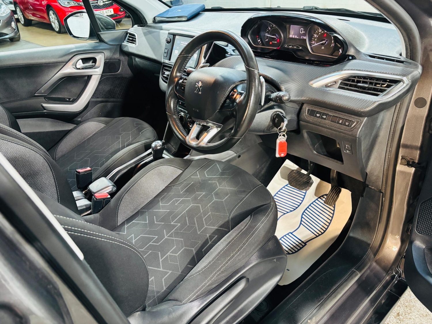 Used Peugeot 2008 2016 for sale - 77658742: Photo 10