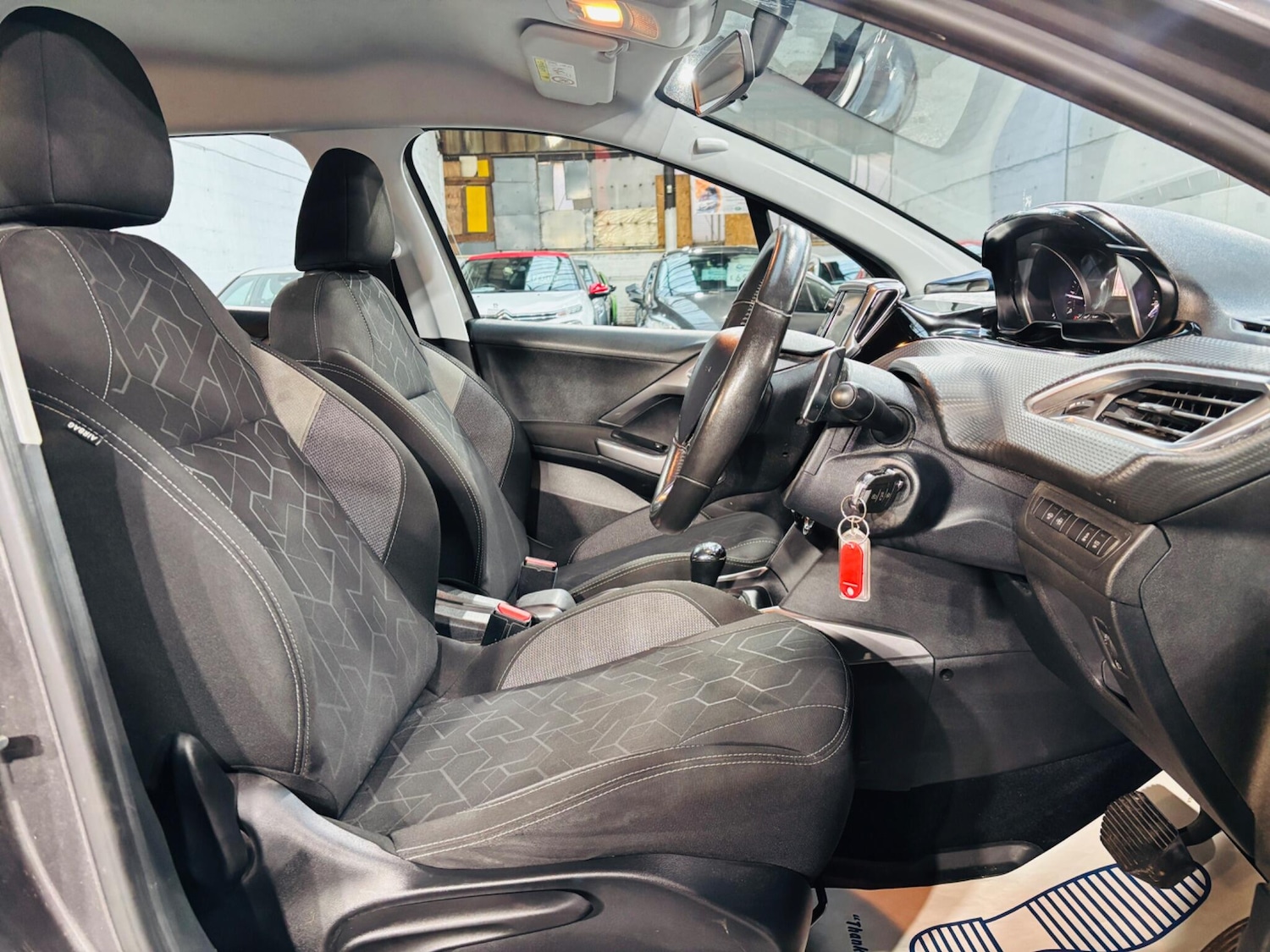 Used Peugeot 2008 2016 for sale - 77658742: Photo 13