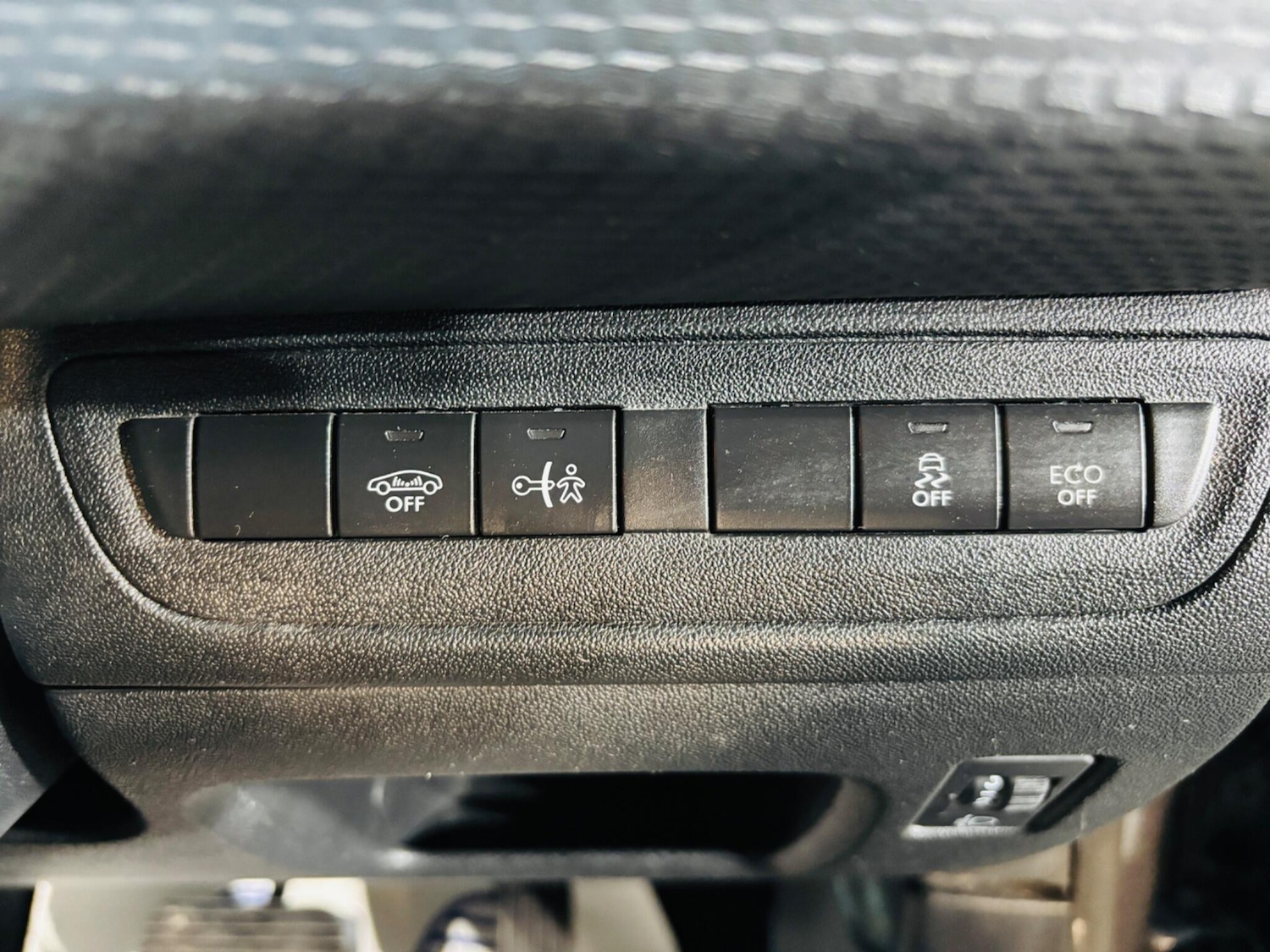 Used Peugeot 2008 2016 for sale - 77658742: Photo 18