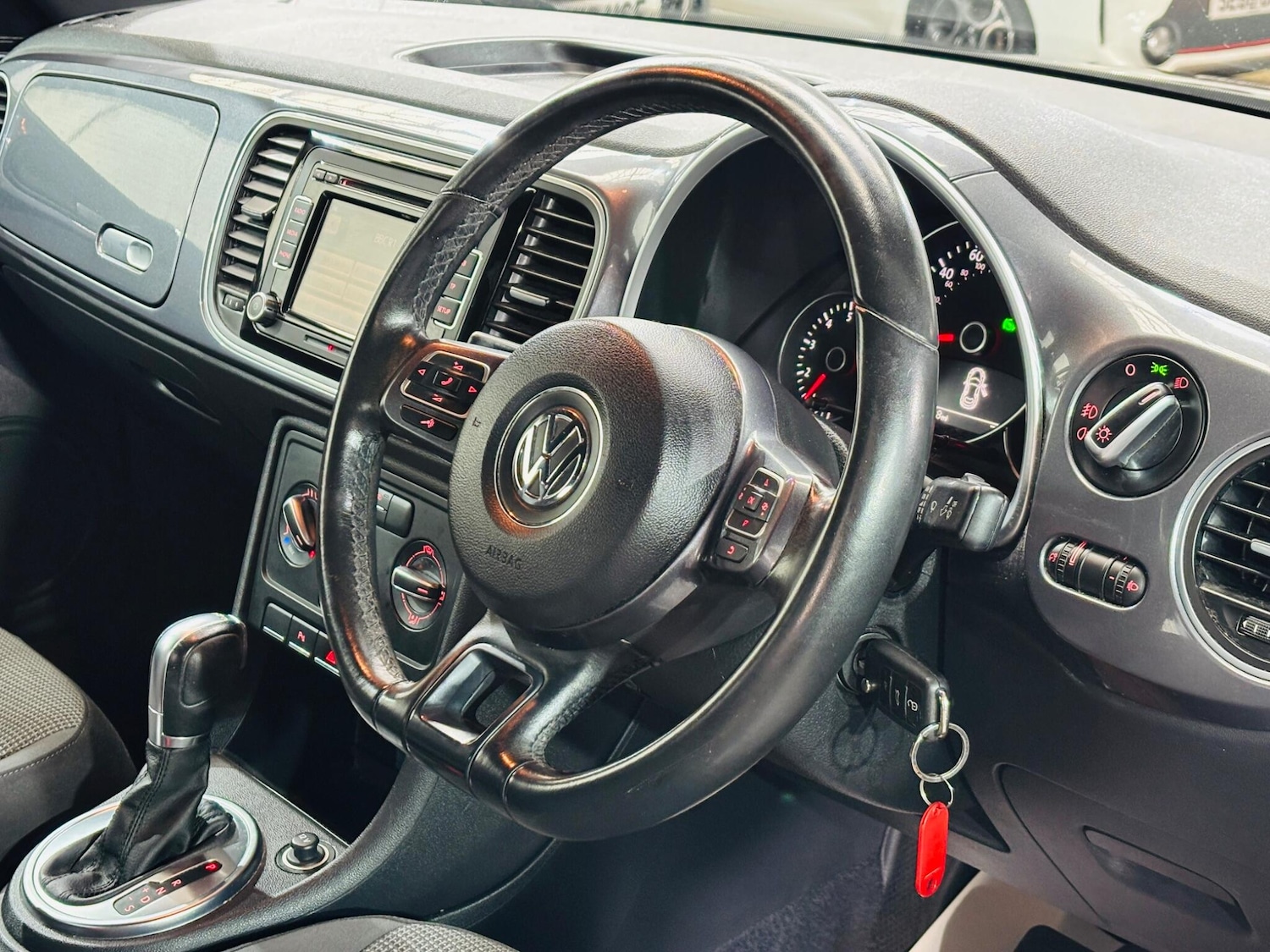 Used Volkswagen Beetle 2013 for sale - 77229773: Photo 11