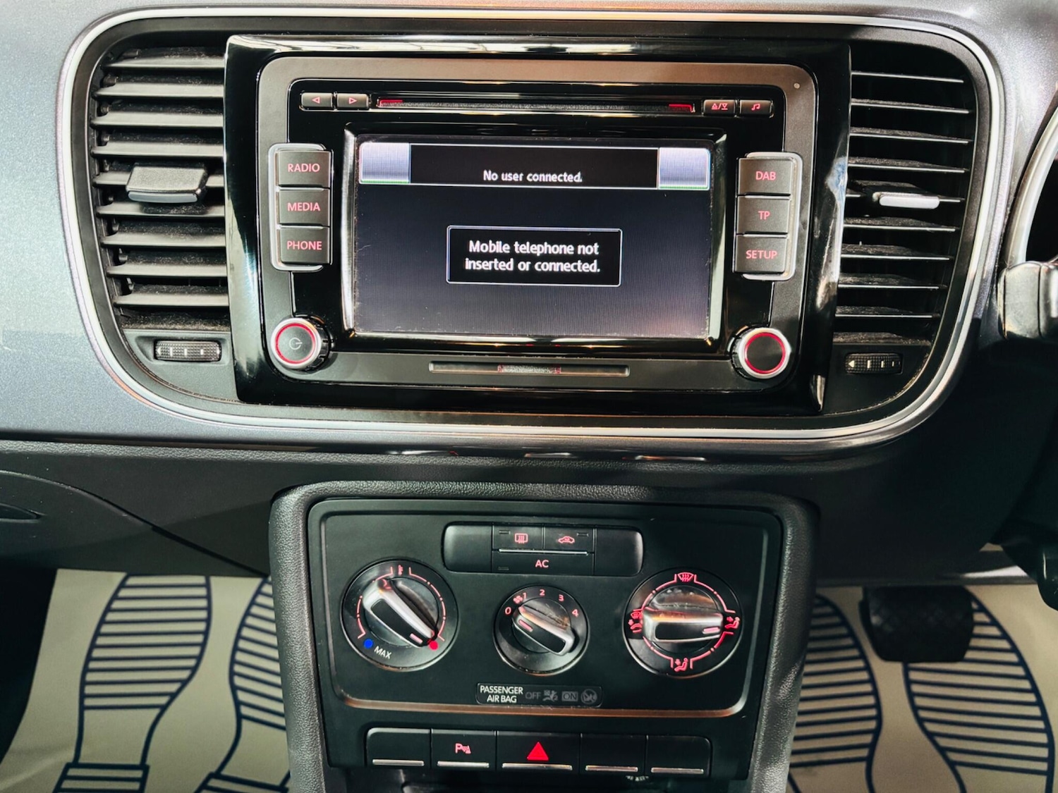 Used Volkswagen Beetle 2013 for sale - 77229773: Photo 24