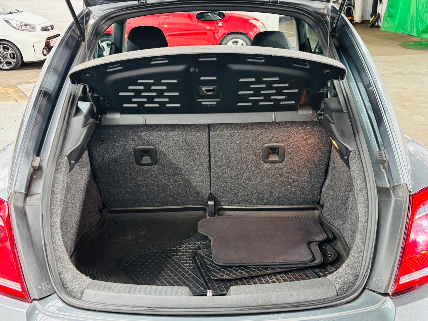 Used Volkswagen Beetle 2013 for sale - 77229773: Photo 30