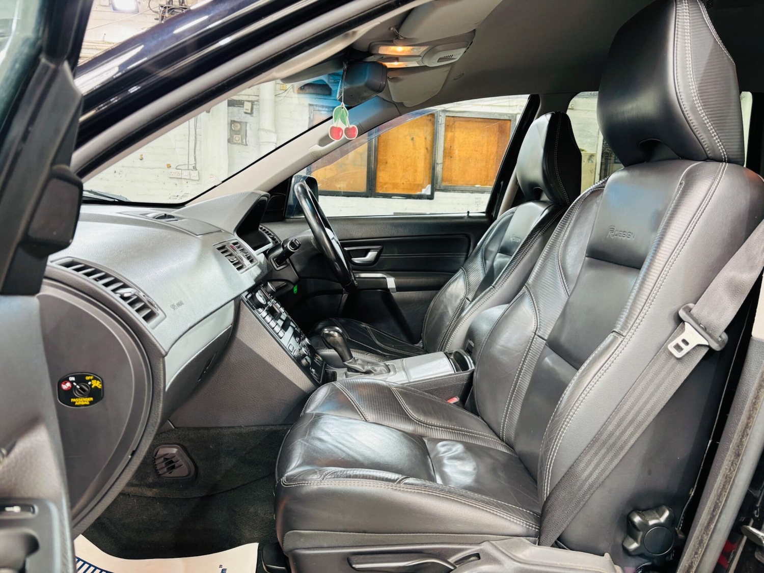 Used Volvo XC90 2013 for sale - 77892880: Photo 16