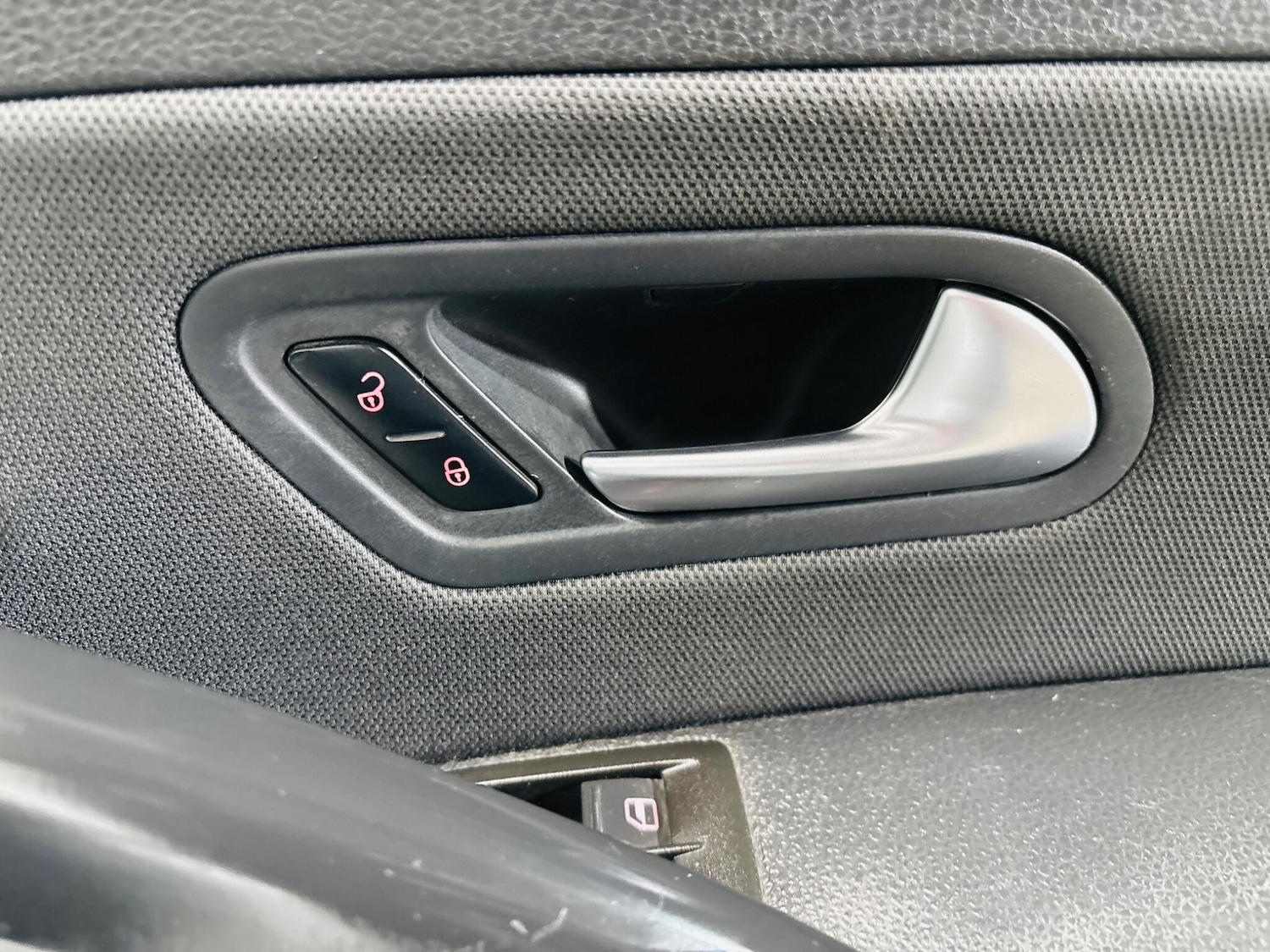 Used Volkswagen Scirocco 2011 for sale - 78220263: Photo 18