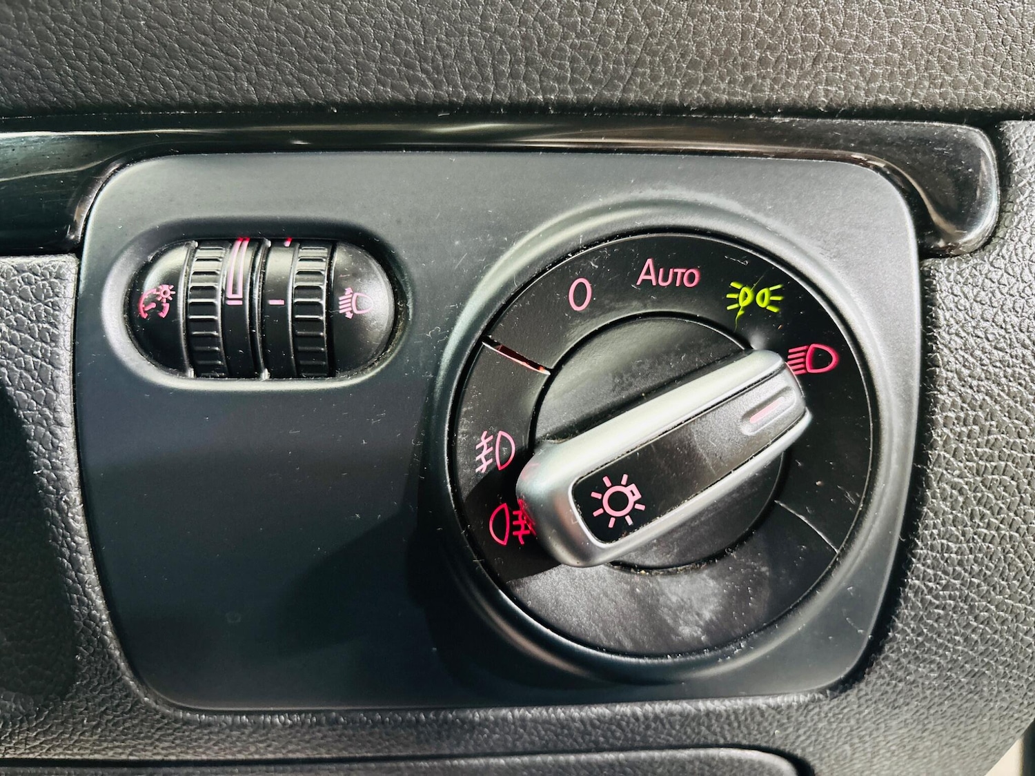 Used Volkswagen Scirocco 2011 for sale - 78220263: Photo 19